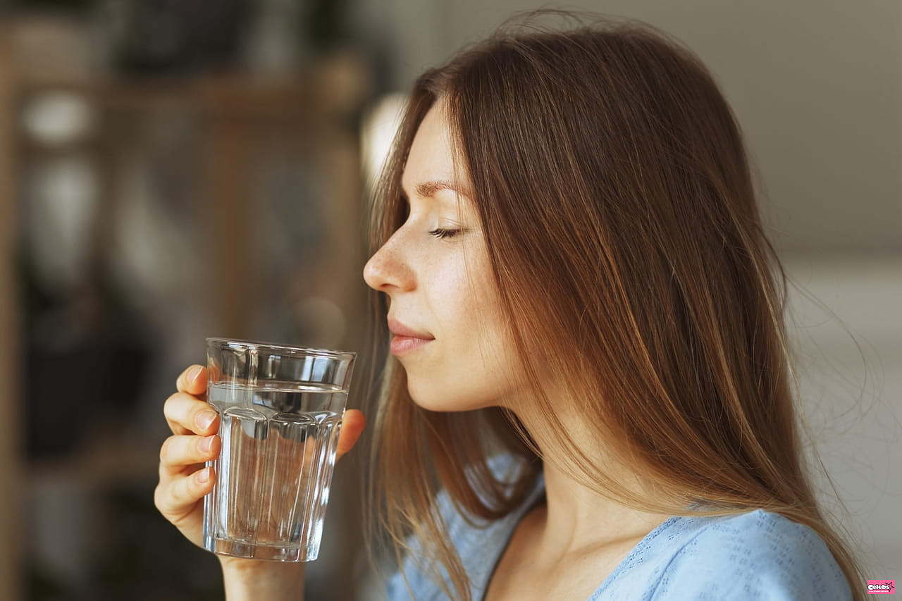 It's not 8 drinks a day anymore. Here's how much water you should drink each day.