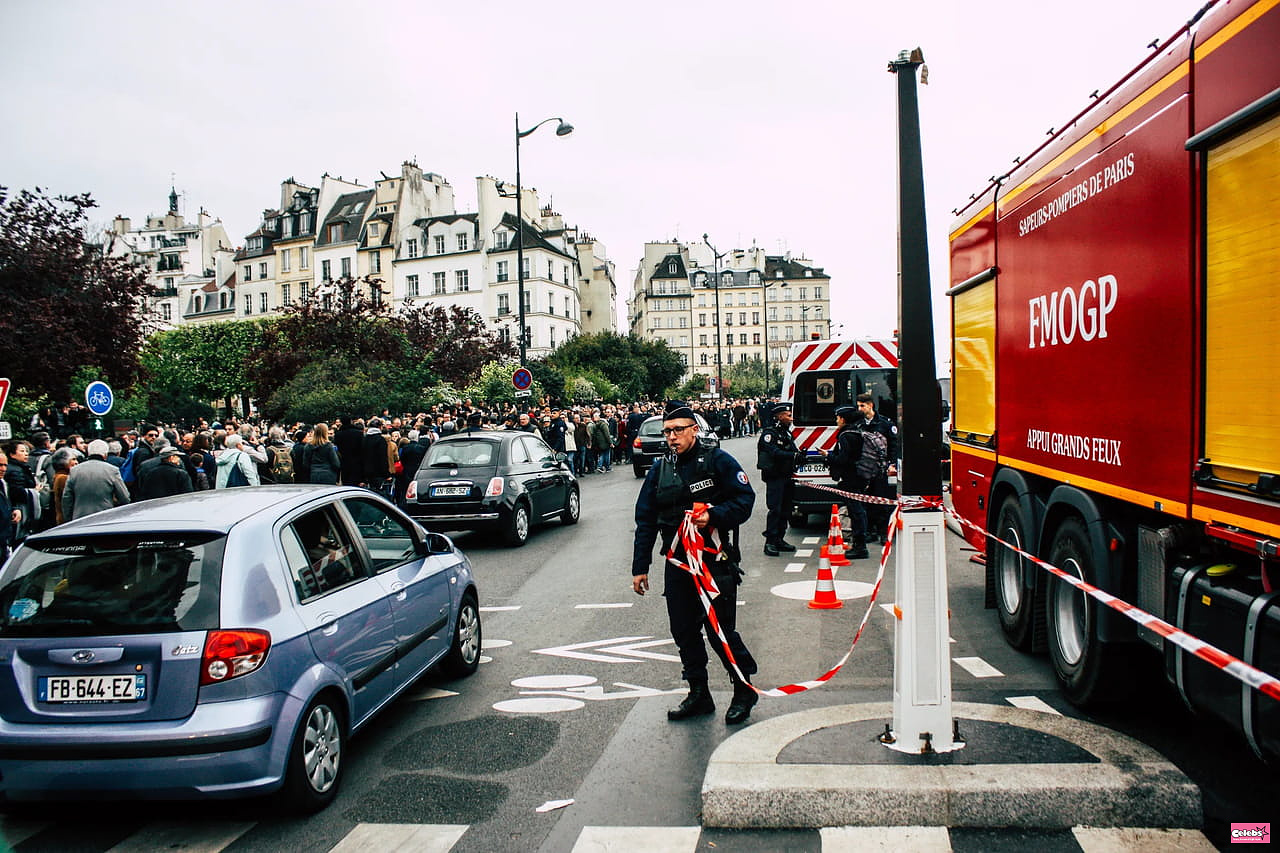 It will be total chaos to get around Paris next weekend - take your precautions now