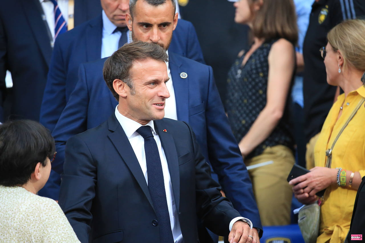 Emmanuel Macron whistled before France - New Zealand, video