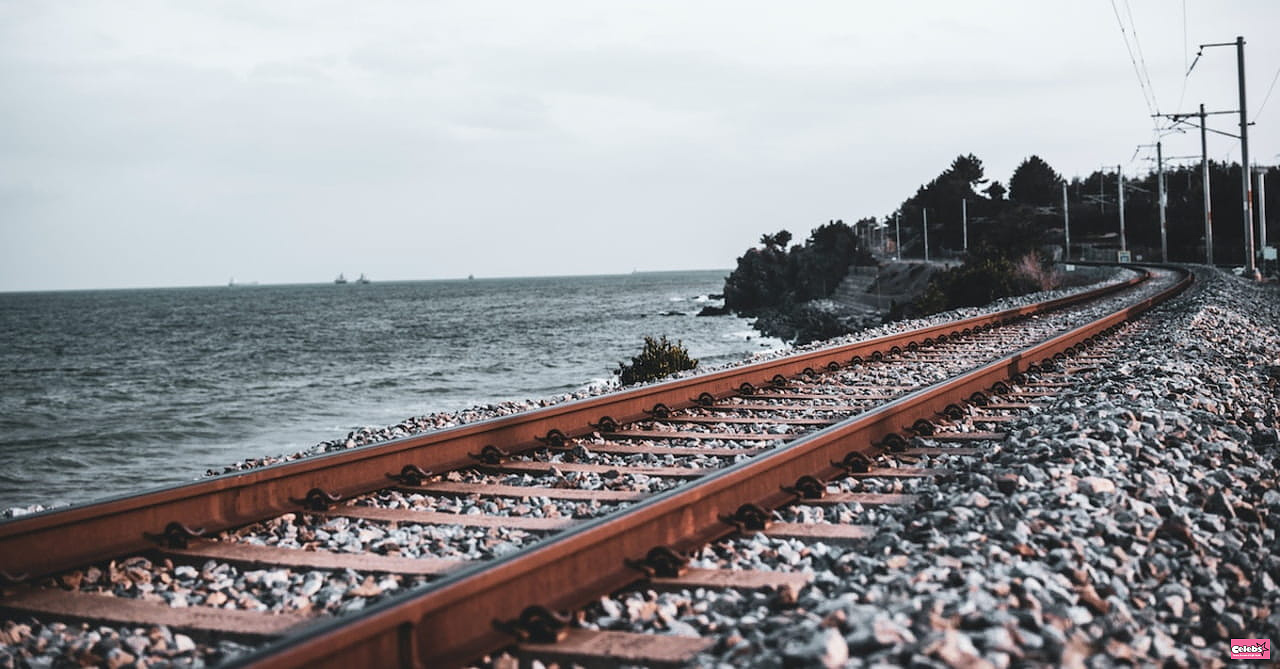 What are the stones placed on the railroad tracks used for? It's not to look pretty