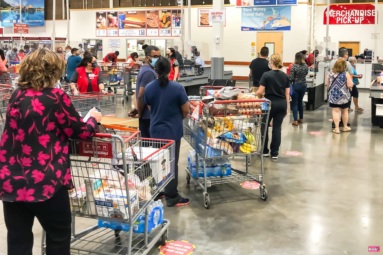 This is how to get in the fastest line at the supermarket checkout - it's math and it works every time
