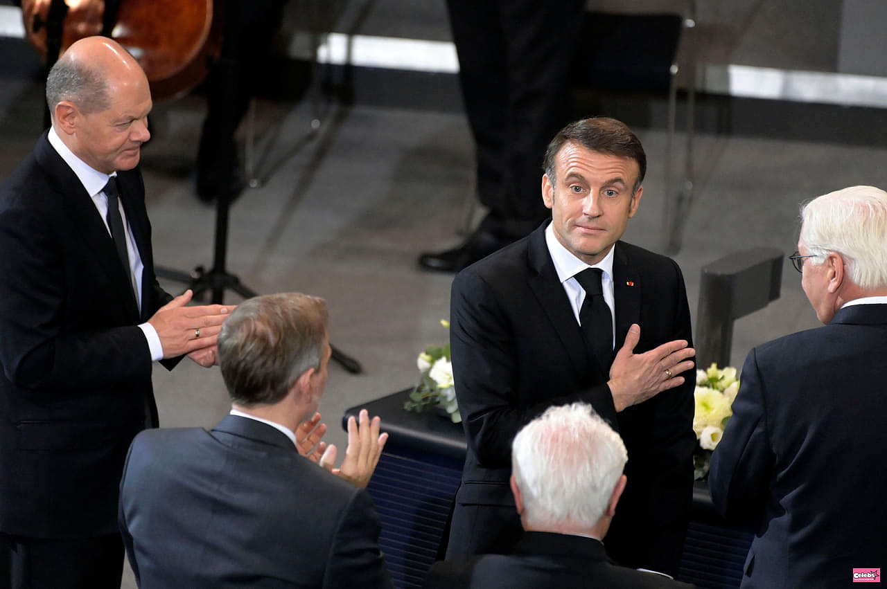Emmanuel Macron wows the Bundestag with a speech in German