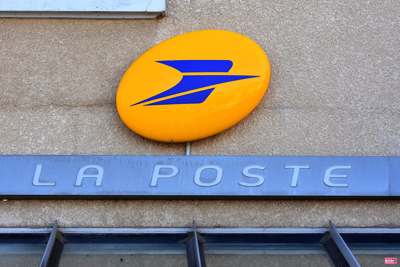A new free service from La Poste offers to undress you, and creates controversy