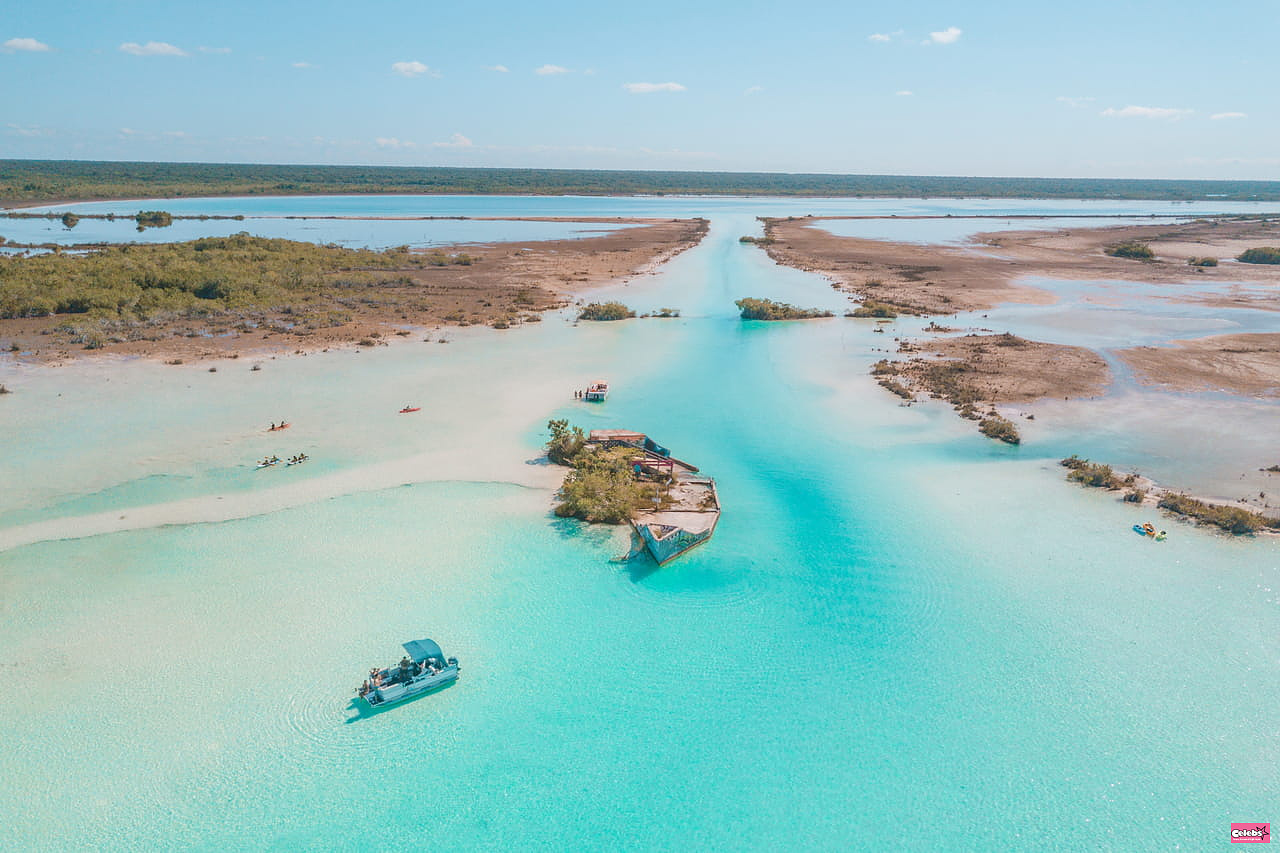 Better than Cancun or Tulum, this wonder is nicknamed the lagoon of 7 colors - sublime turquoise waters