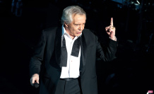 Michel Sardou decorated with the National Order of Merit and the medal will cost him dearly