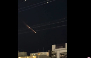 A burning rocket seen in the night sky? What the pictures...