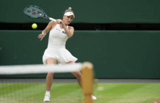 Wimbledon 2023 LIVE: Vondrousova steps into final,...