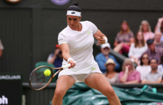 Wimbledon 2023 LIVE: Jabeur v Vondrousova for title,...