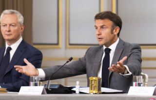 A “social conference” and a wage hike? What Macron...