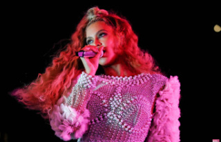 Beyoncé drops two songs and announces an album: what...
