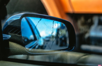 This tip for easily repairing a rearview mirror only costs a few euros