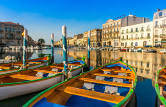 This seaside town has nothing to envy of Venice, and it is located in France