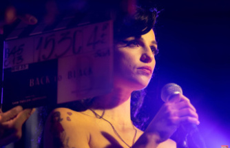 Who sings in Back to Black, the movie about Amy Winehouse?