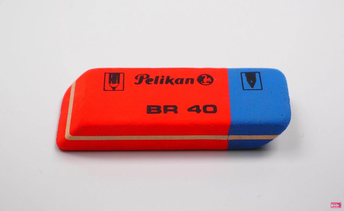 It's not just for the pen: discover the real usefulness of the blue part of the erasers