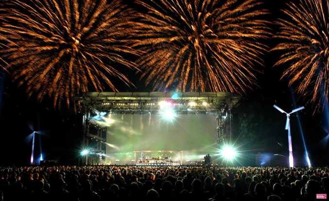 With 3.5 million spectators, the artist who brought together the largest concert audience in the world is... French!